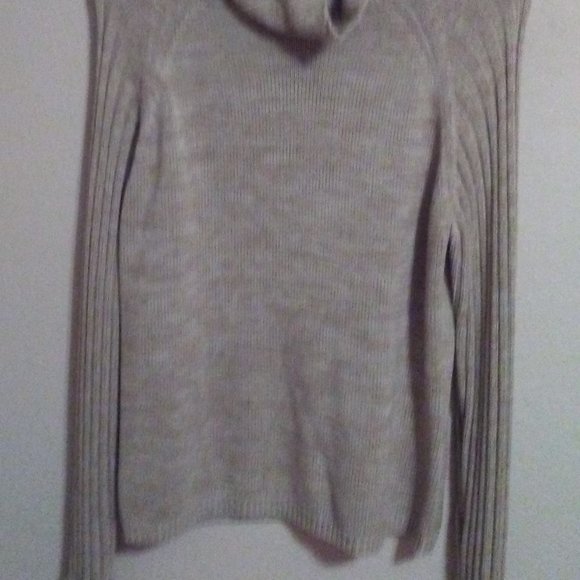 Women's Neck Sweater - Picture 2 of 3